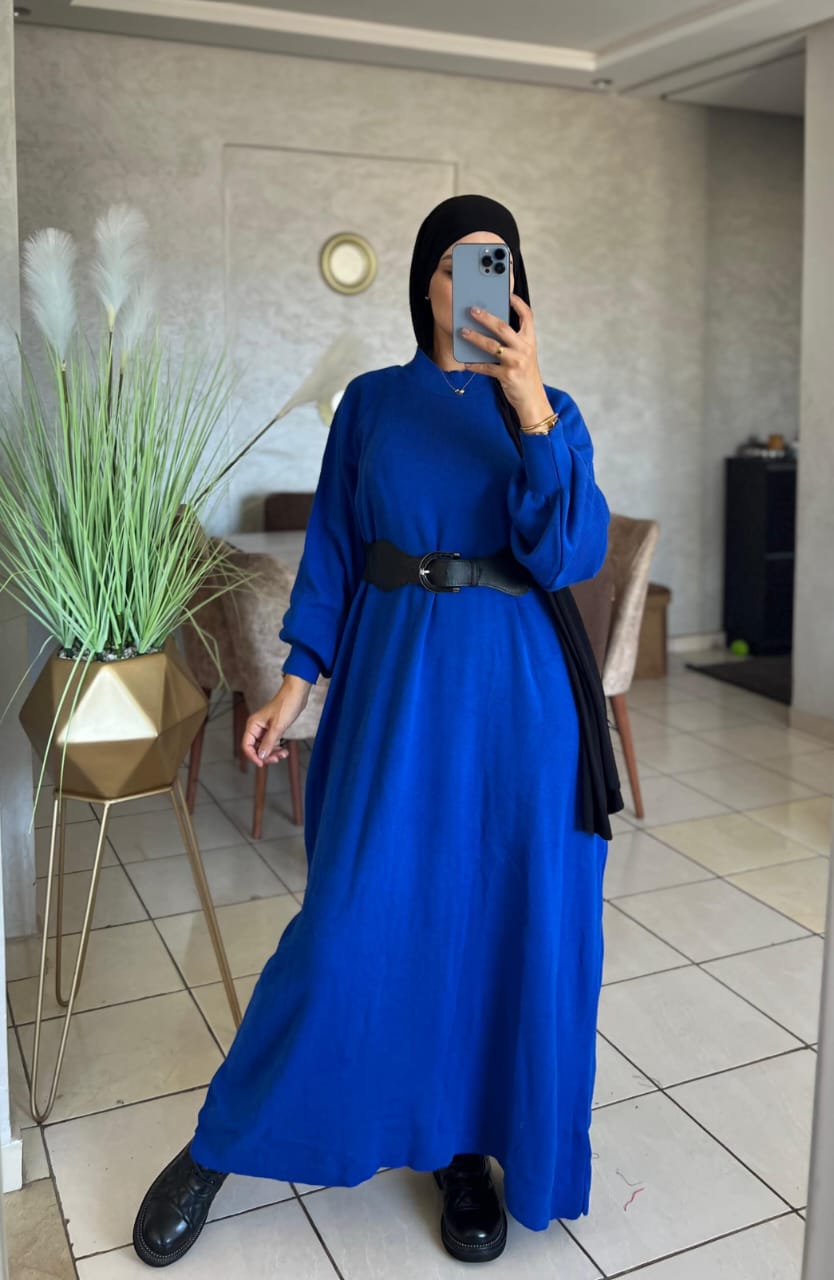 فستان من الصوف بلون واحد