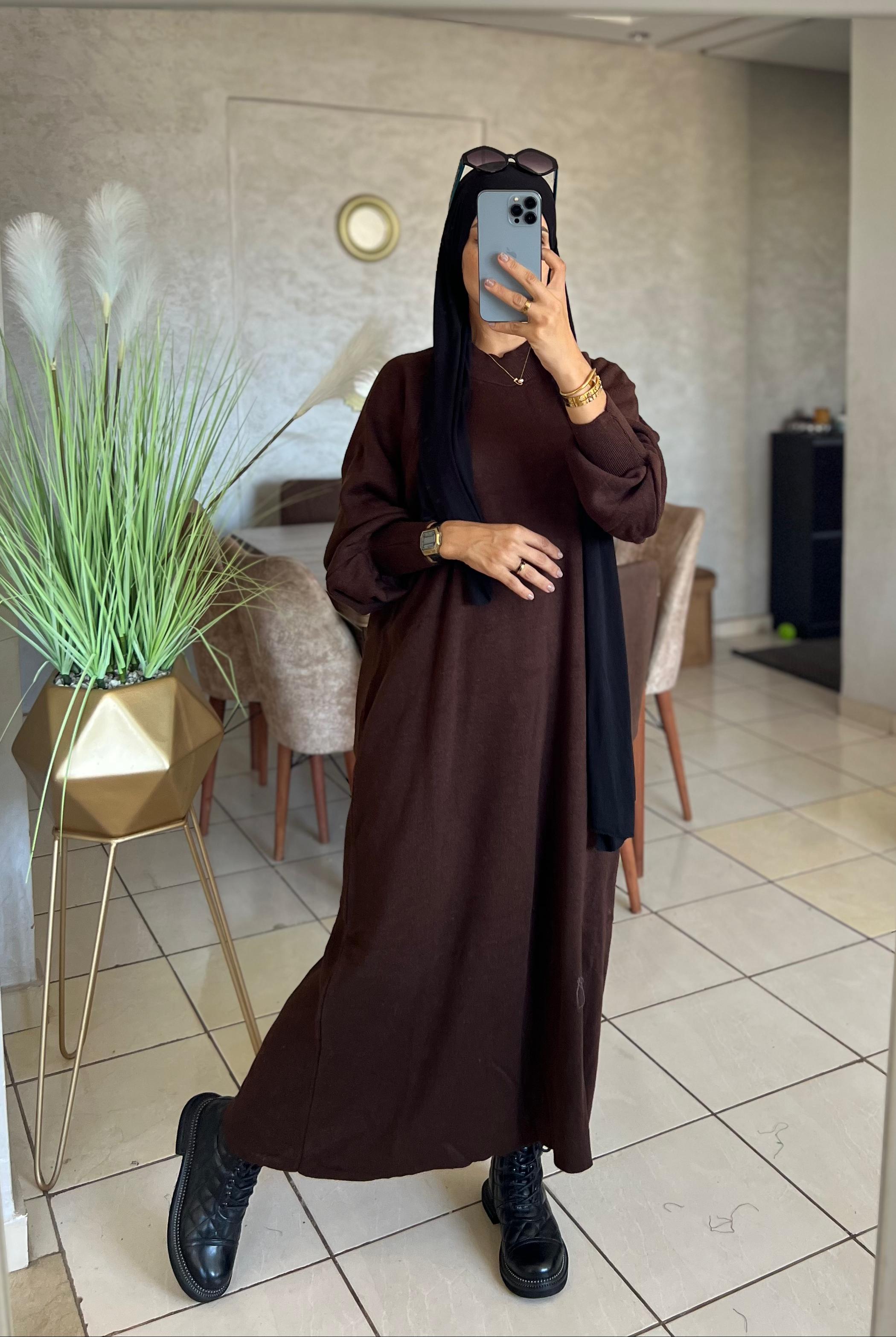 فستان من الصوف بلون واحد