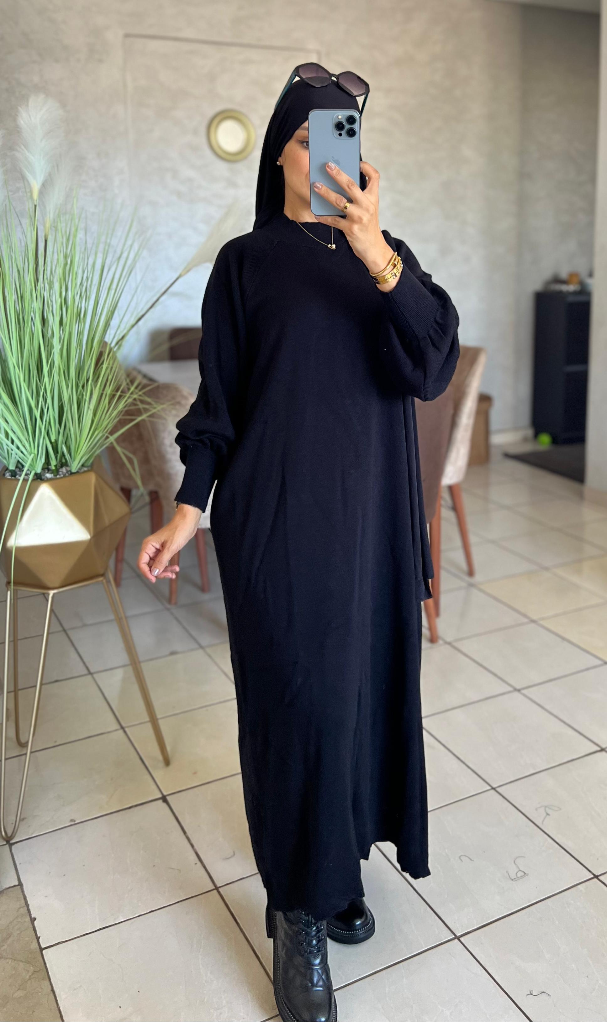 فستان من الصوف بلون واحد