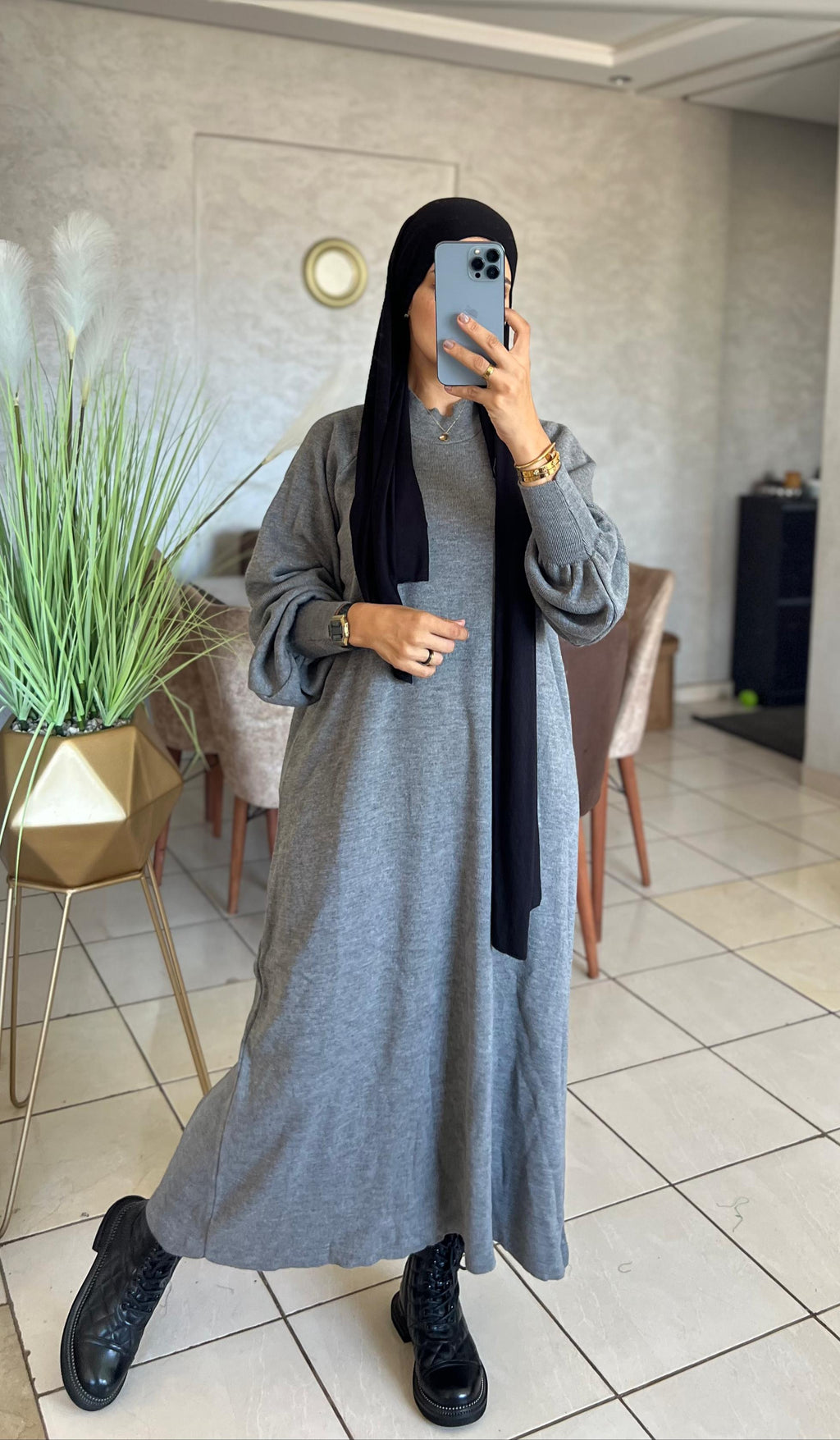 فستان من الصوف بلون واحد