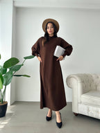 فستان من الصوف بلون واحد