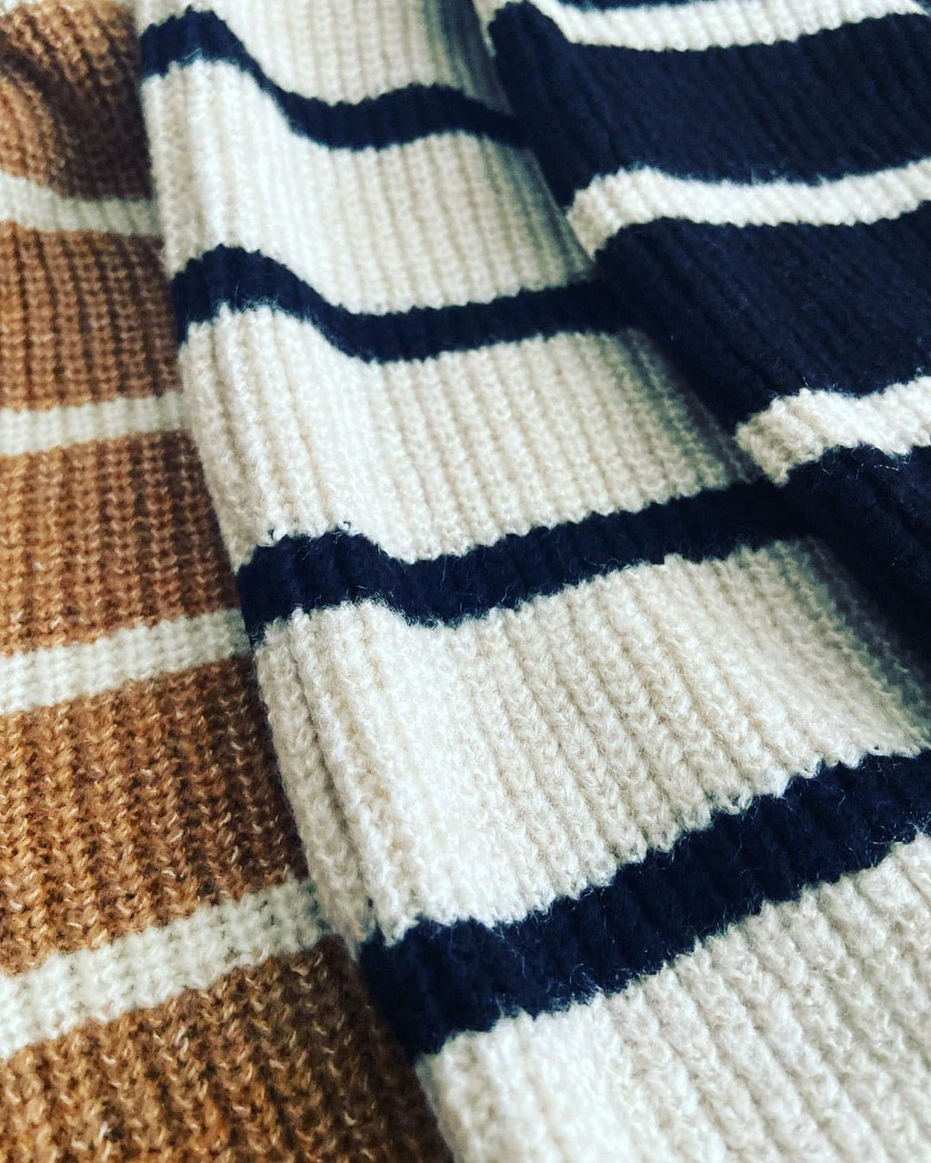 فستان صوف مخطط