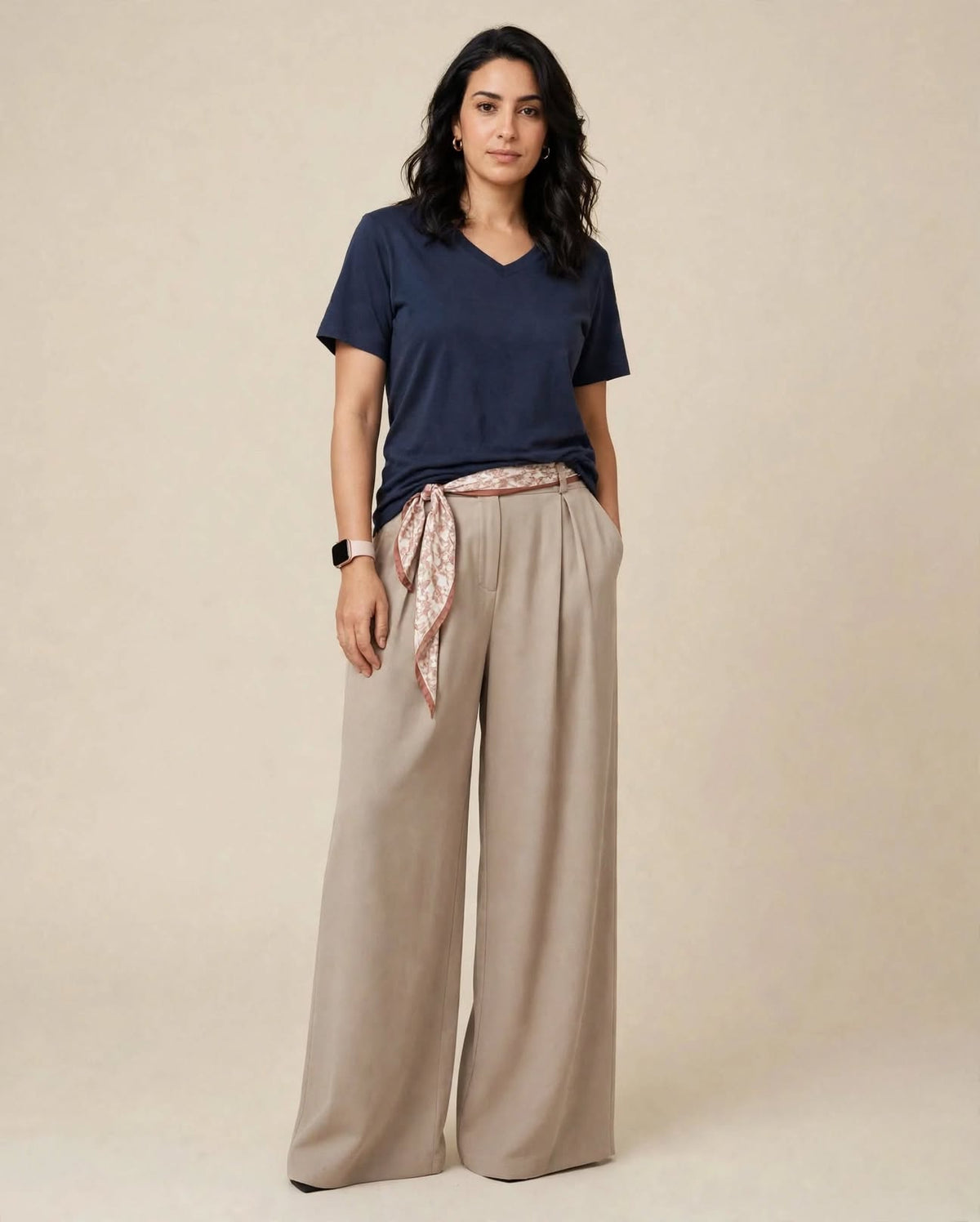 Pantalon en tissu crêpe oversize droit avec ceinture cravate