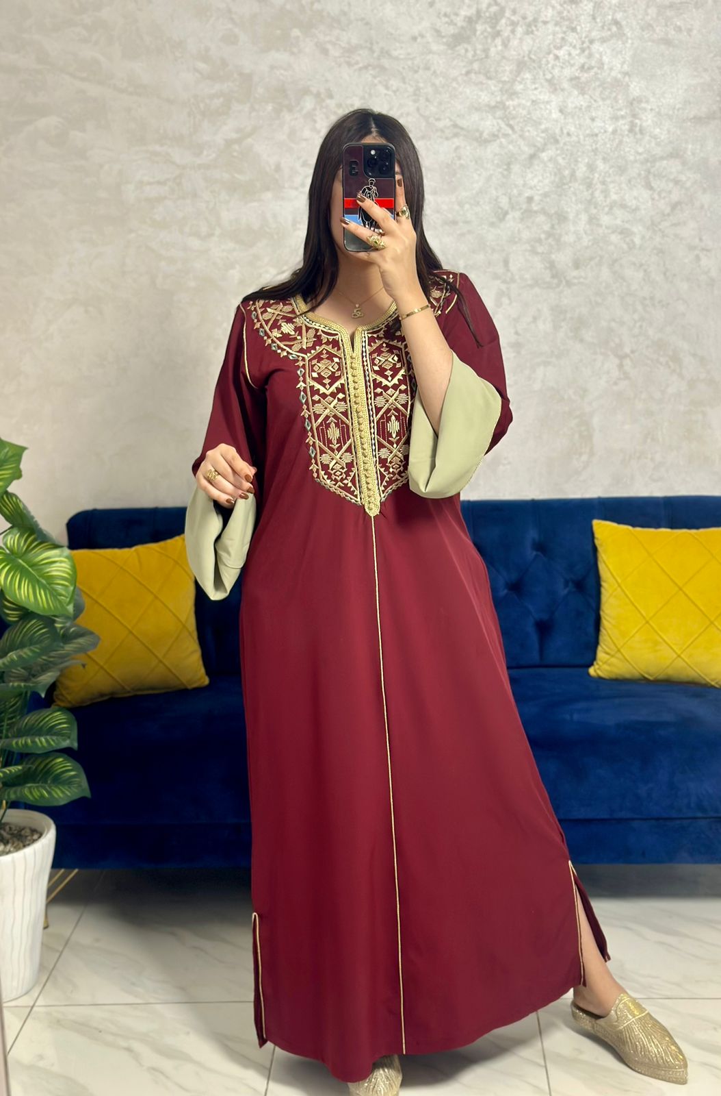 caftan brodé à manches doubles