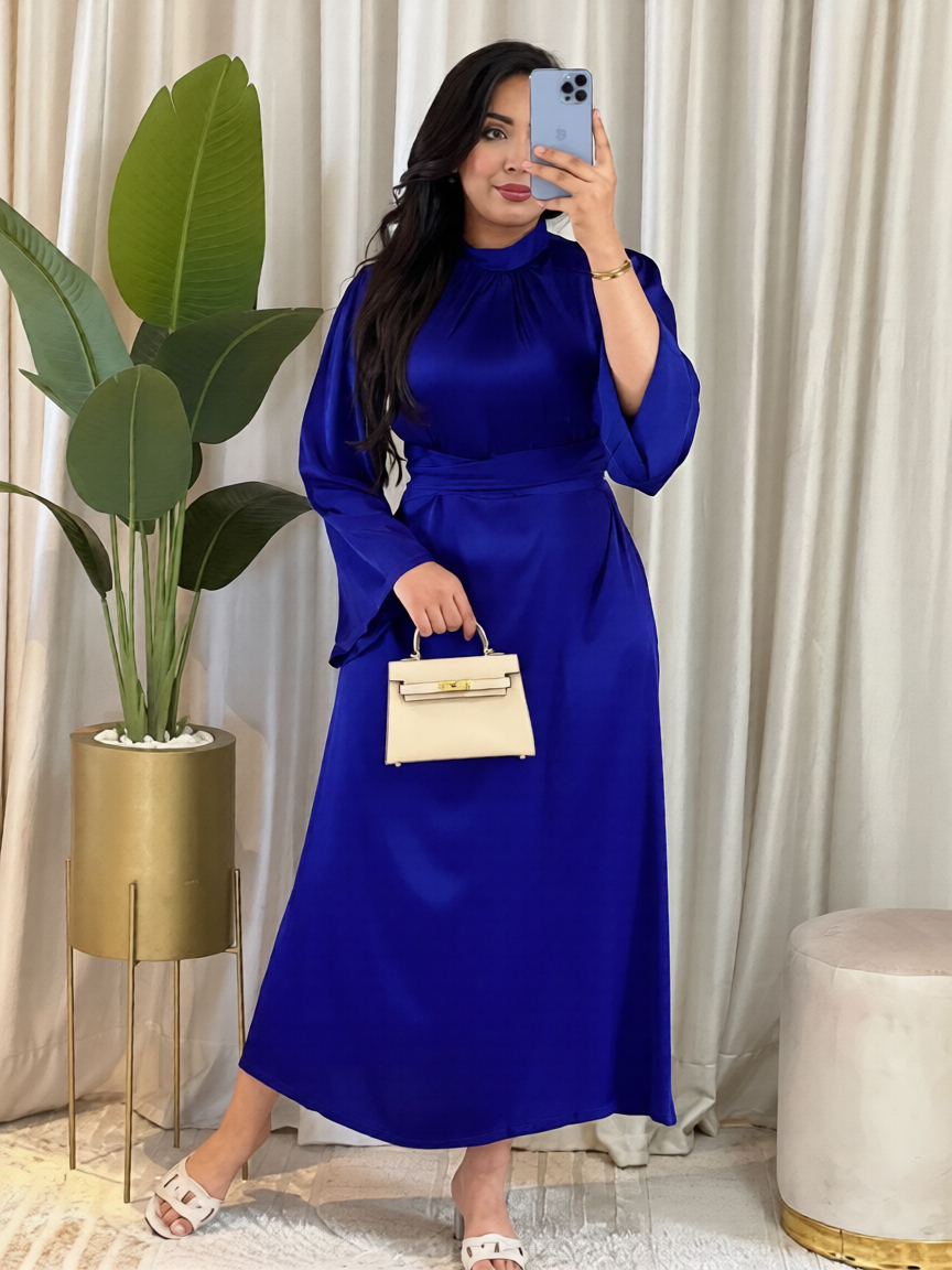 Robe collier satinée