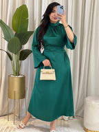 Robe collier satinée