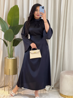 Robe collier satinée