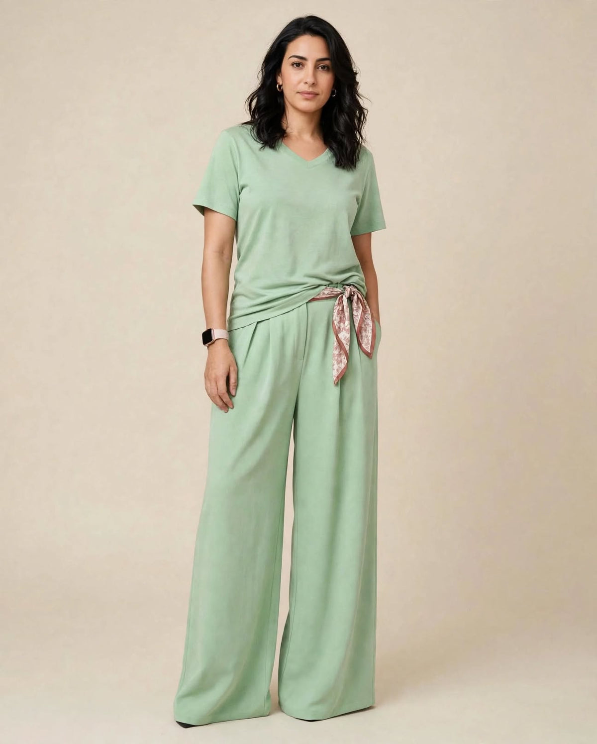 Pantalon en tissu crêpe oversize droit avec ceinture cravate