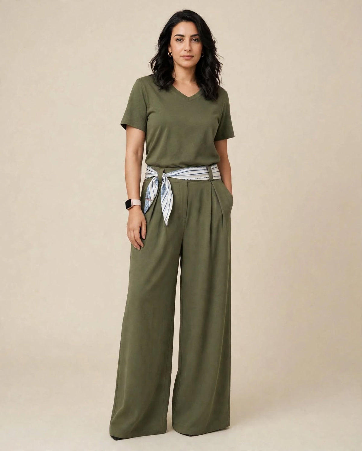 Pantalon en tissu crêpe oversize droit avec ceinture cravate