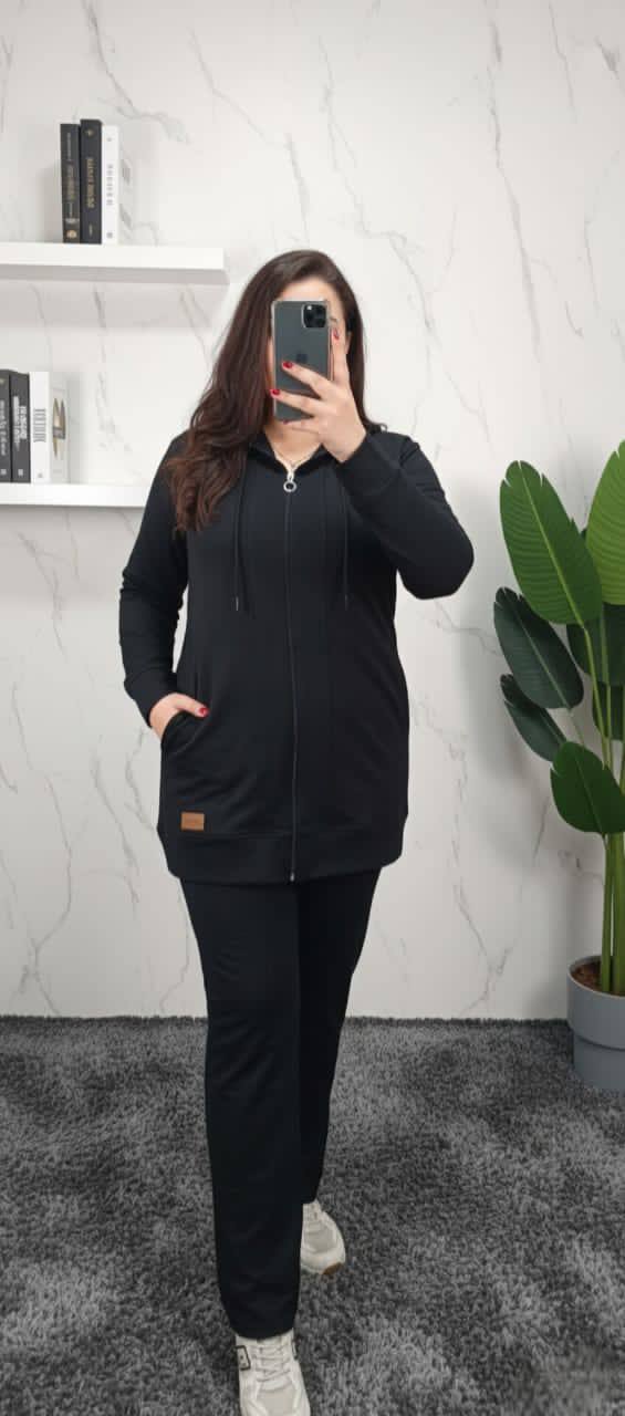 بدلة رياضية مع غطاء للرأس وسحاب