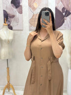 Robe chemise avec col et ceinture