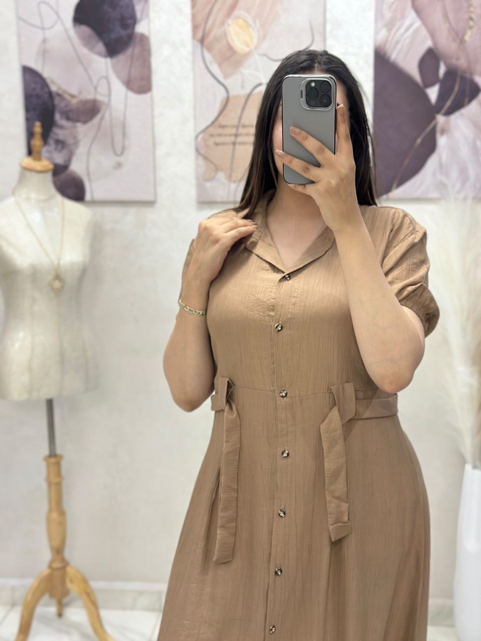 Robe chemise avec col et ceinture