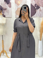 Robe chemise avec col et ceinture