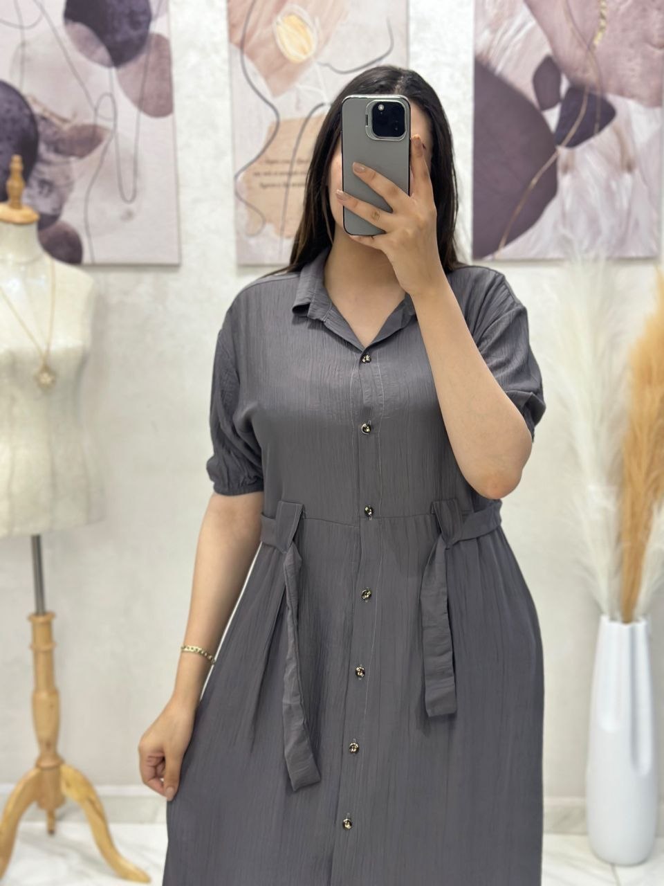 Robe chemise avec col et ceinture