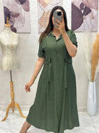 Robe chemise avec col et ceinture
