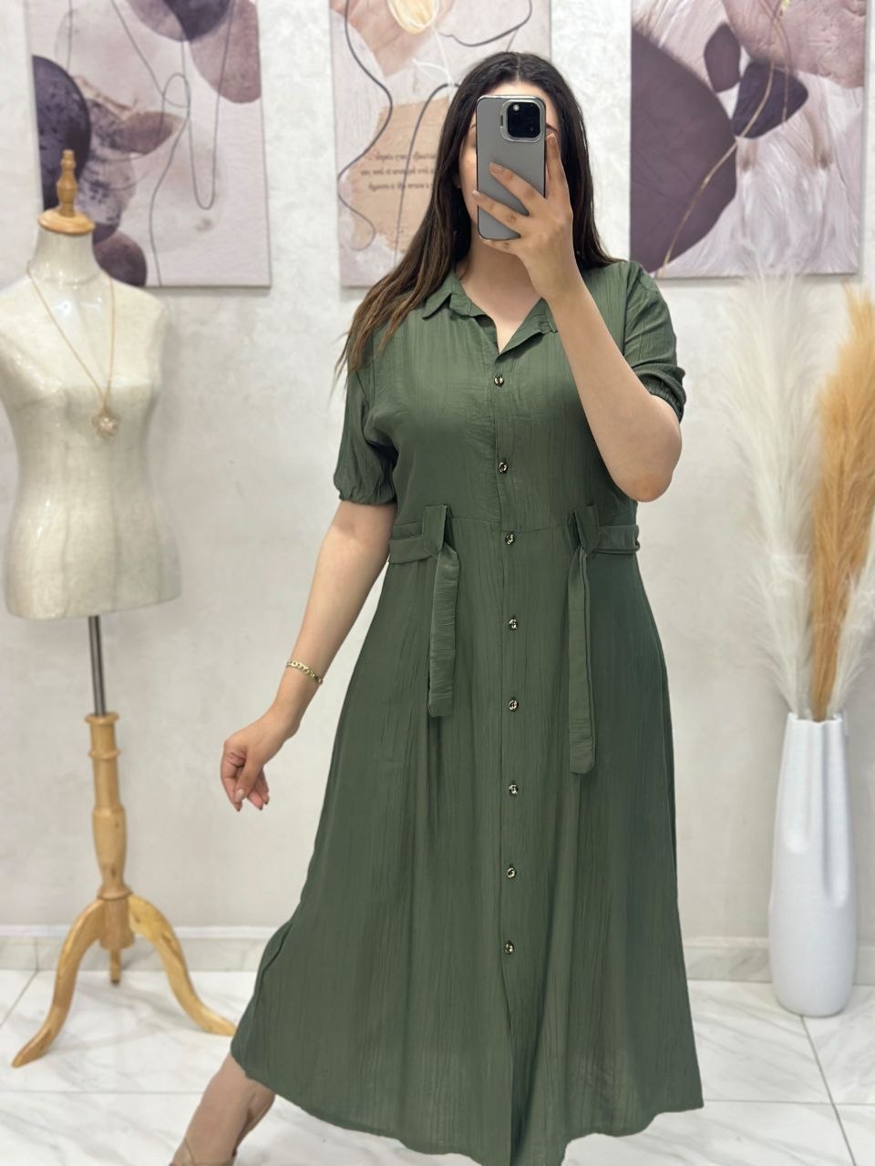 Robe chemise avec col et ceinture