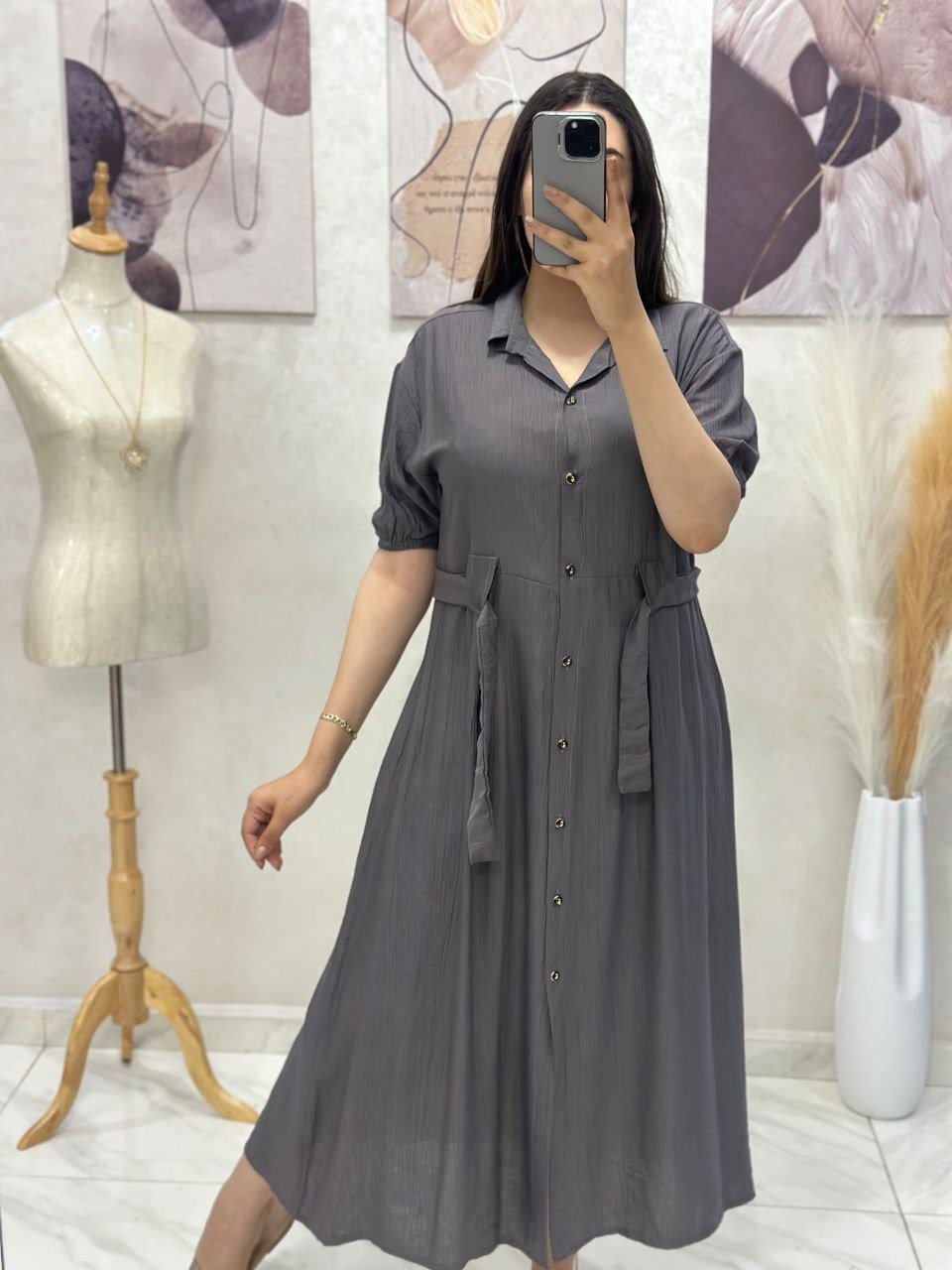 Robe chemise avec col et ceinture