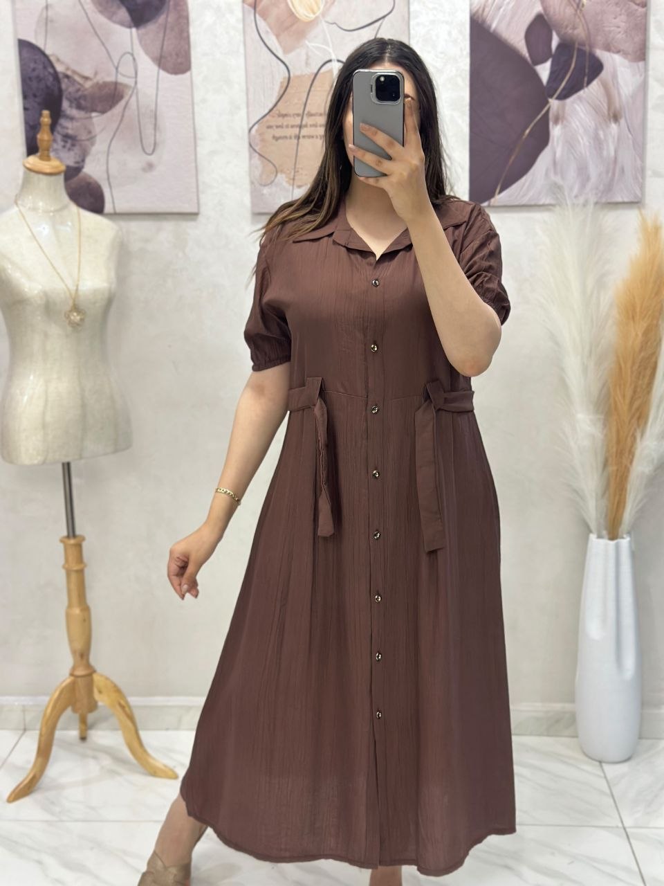 Robe chemise avec col et ceinture
