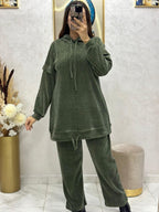 مجموعة رياضية أنيقة من القماش الخاص