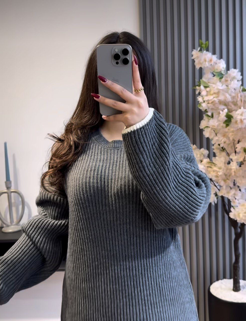 فستان متوسط ​​الطول من الصوف