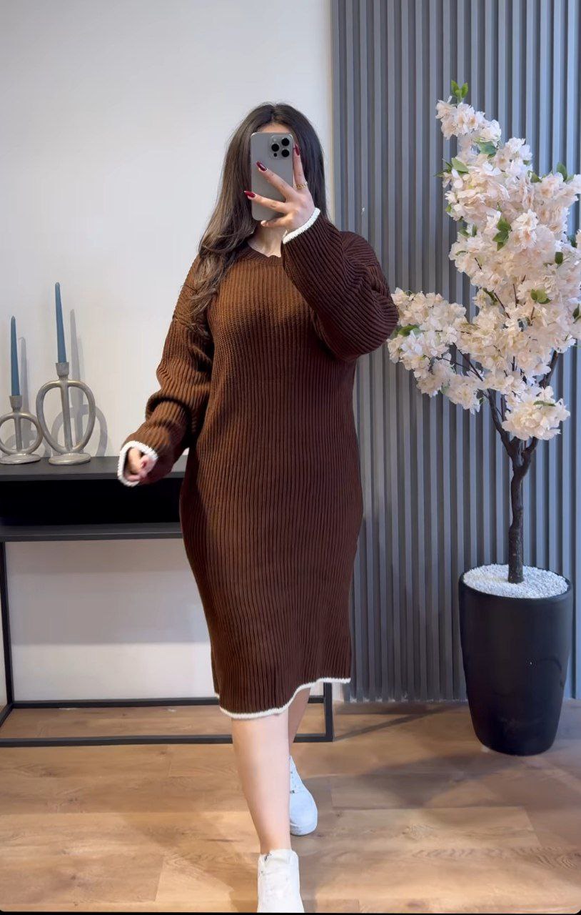 فستان متوسط ​​الطول من الصوف