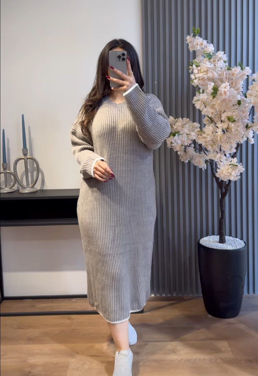 فستان متوسط ​​الطول من الصوف