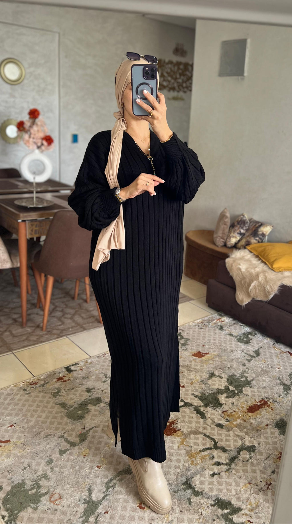 فستان صوف بأكمام إنجليزية